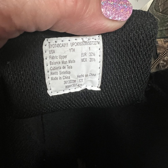 Boys size 1 Hiking Boots Camo - Picture 4 of 9